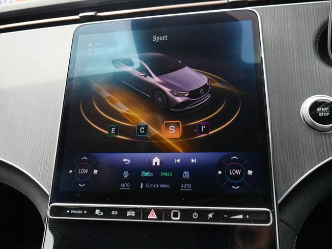 MERCEDES-BENZ Eqe Photo 26