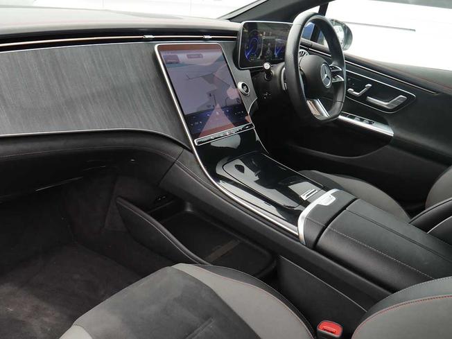 MERCEDES-BENZ Eqe Photo 3