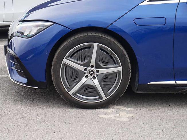MERCEDES-BENZ Eqe Photo 6