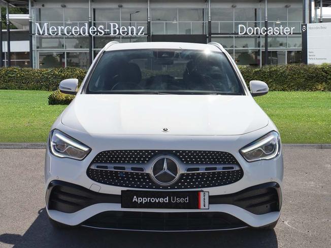 MERCEDES-BENZ GLA Photo 10