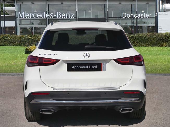 MERCEDES-BENZ GLA Photo 11