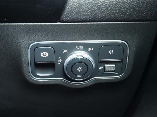 MERCEDES-BENZ GLA Photo 14