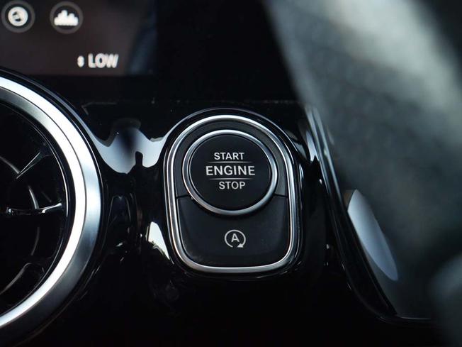 MERCEDES-BENZ GLA Photo 17