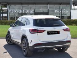 MERCEDES-BENZ GLA Photo 2