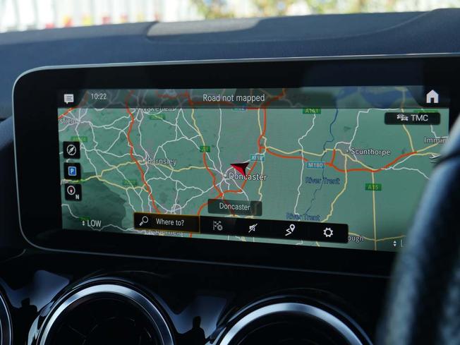 MERCEDES-BENZ GLA Photo 20