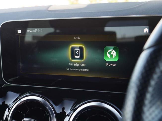 MERCEDES-BENZ GLA Photo 22