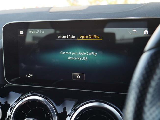 MERCEDES-BENZ GLA Photo 24