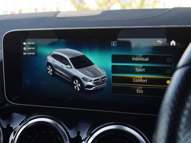 MERCEDES-BENZ GLA Photo 26