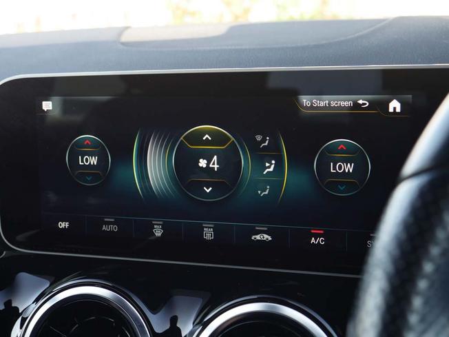 MERCEDES-BENZ GLA Photo 30