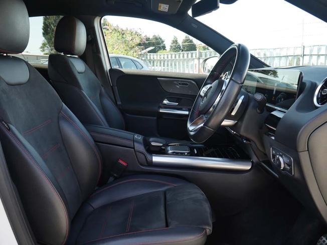MERCEDES-BENZ GLA Photo 32