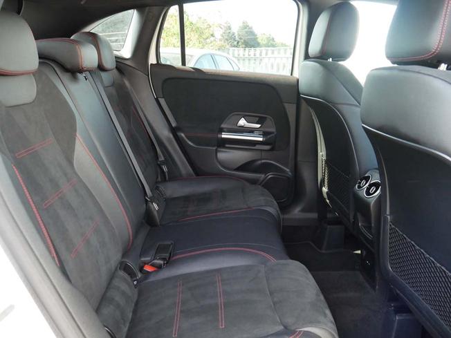 MERCEDES-BENZ GLA Photo 35
