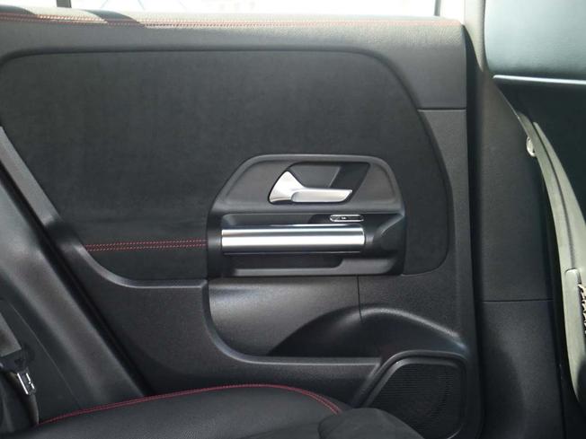 MERCEDES-BENZ GLA Photo 37
