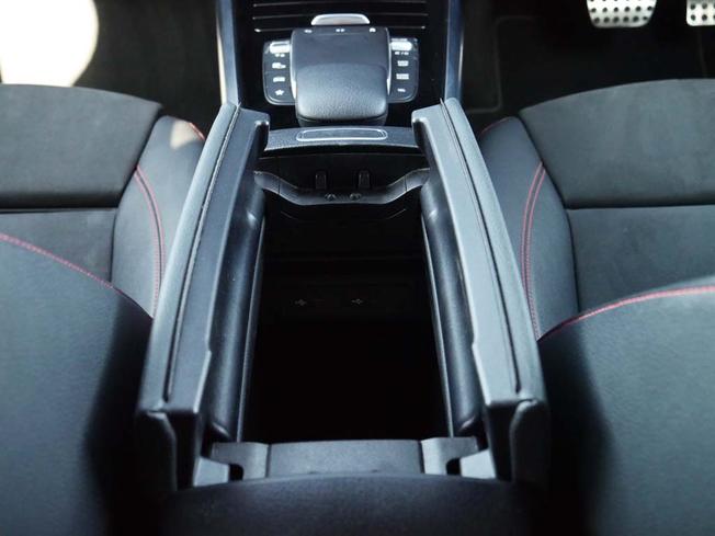MERCEDES-BENZ GLA Photo 47