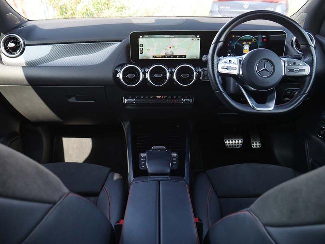 MERCEDES-BENZ GLA Photo 5