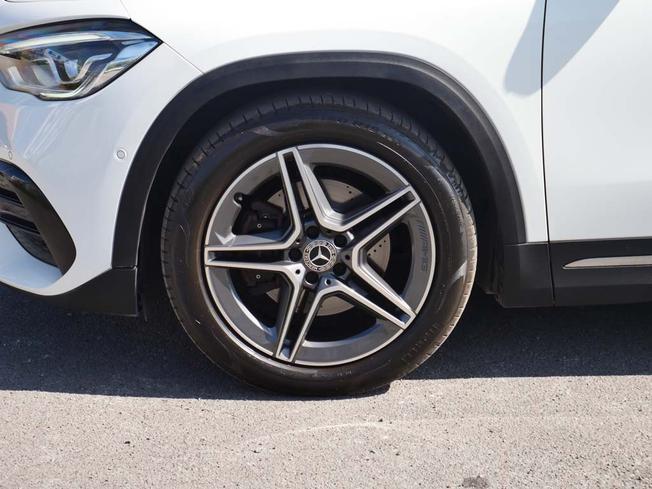 MERCEDES-BENZ GLA Photo 6