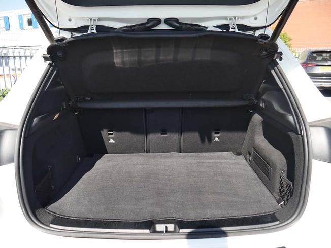 MERCEDES-BENZ GLA Photo 9