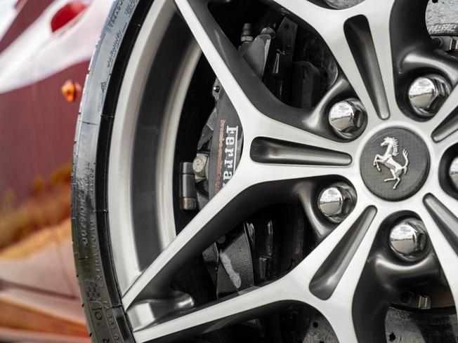 FERRARI California Photo 47