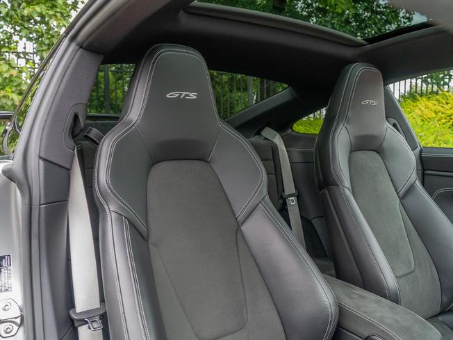 PORSCHE 911 Photo 11