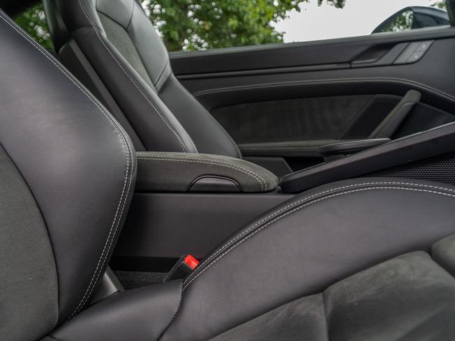 PORSCHE 911 Photo 12