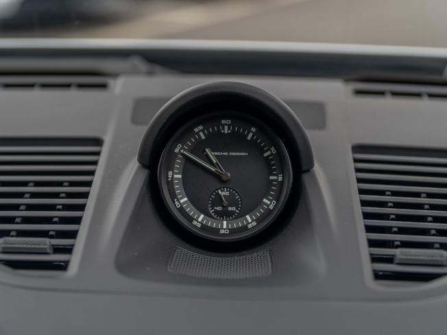PORSCHE 911 Photo 19