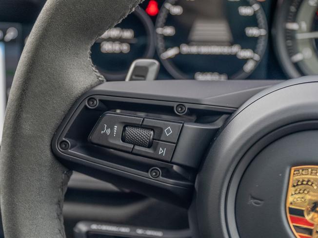 PORSCHE 911 Photo 21