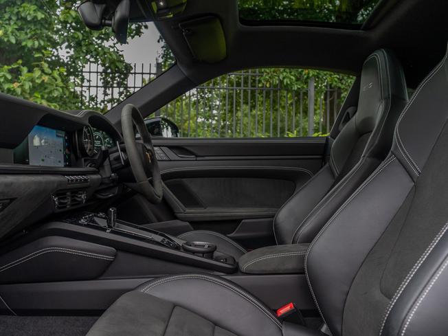 PORSCHE 911 Photo 3