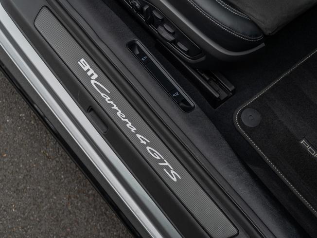 PORSCHE 911 Photo 34