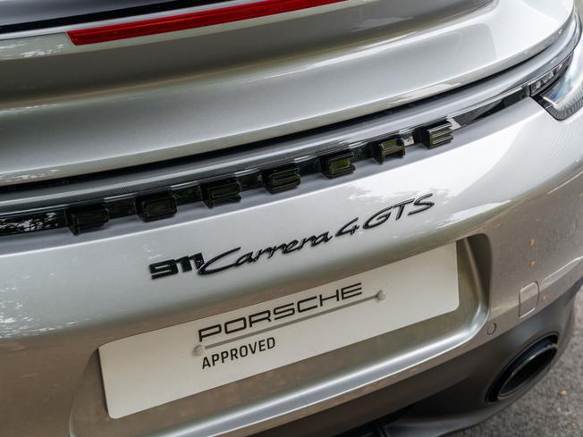 PORSCHE 911 Photo 38