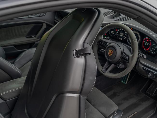 PORSCHE 911 Photo 9