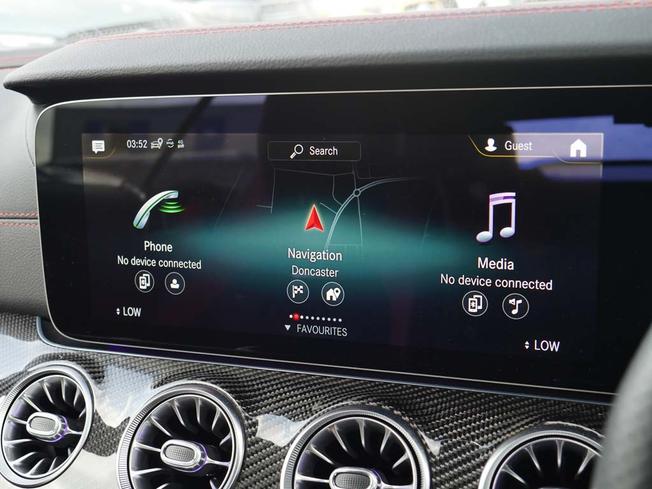 MERCEDES-BENZ E Class Photo 14