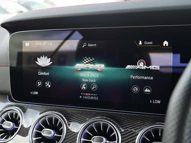 MERCEDES-BENZ E Class Photo 17