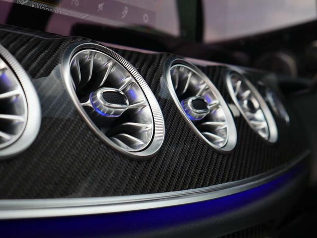 MERCEDES-BENZ E Class Photo 30