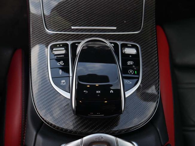 MERCEDES-BENZ E Class Photo 32