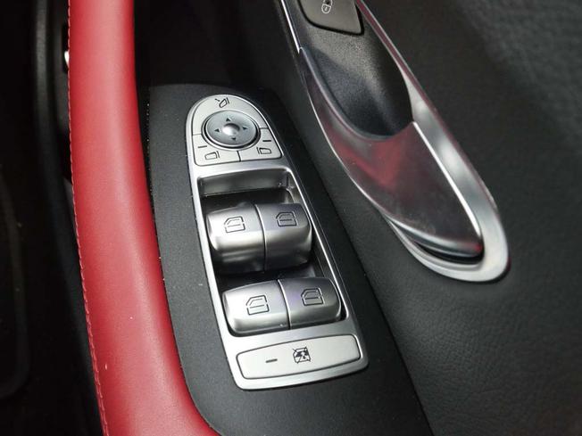 MERCEDES-BENZ E Class Photo 40