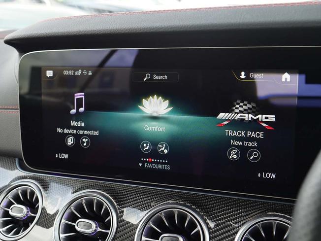 MERCEDES-BENZ E Class Photo 5