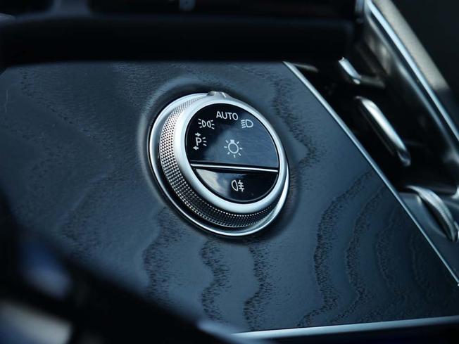 MERCEDES-BENZ E Class Photo 15