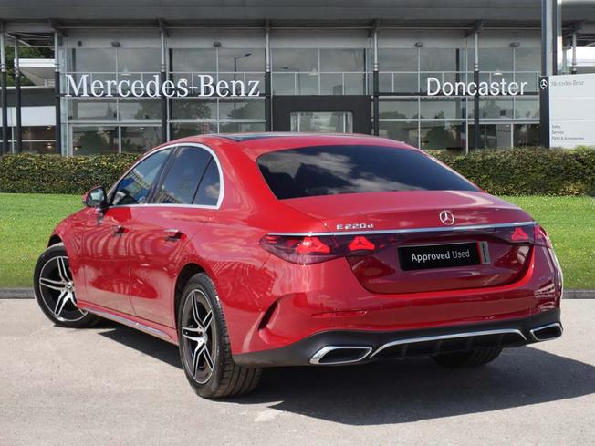 MERCEDES-BENZ E Class Photo 2