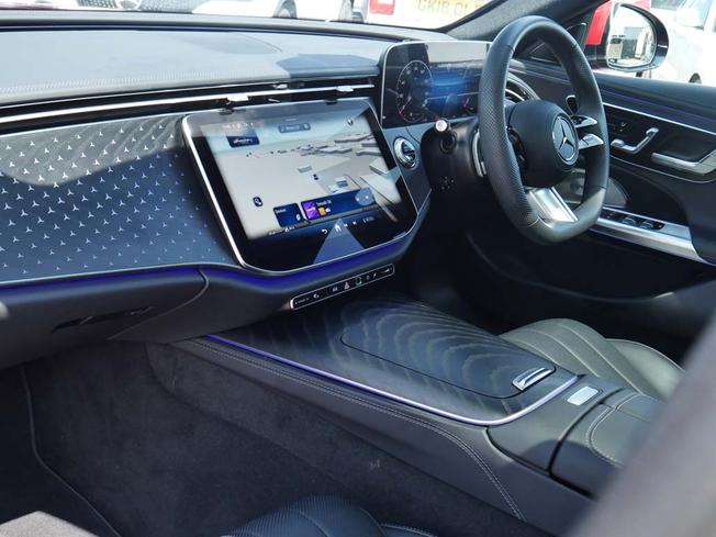 MERCEDES-BENZ E Class Photo 3