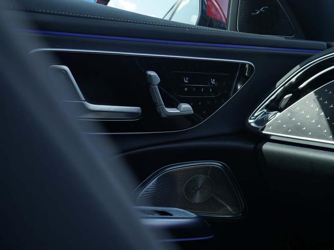 MERCEDES-BENZ E Class Photo 41