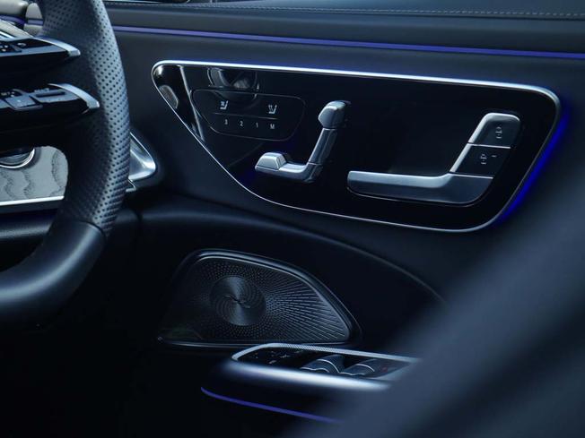 MERCEDES-BENZ E Class Photo 42