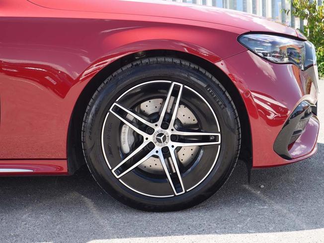 MERCEDES-BENZ E Class Photo 6
