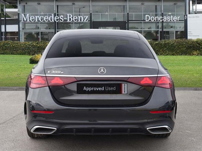 MERCEDES-BENZ E Class Photo 10