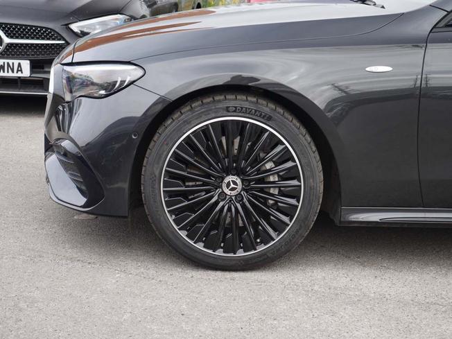 MERCEDES-BENZ E Class Photo 15