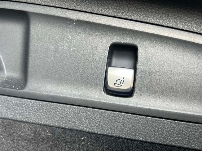 MERCEDES-BENZ Glc Photo 23