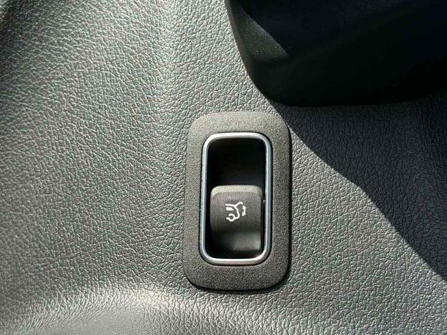 MERCEDES-BENZ GLA Photo 24