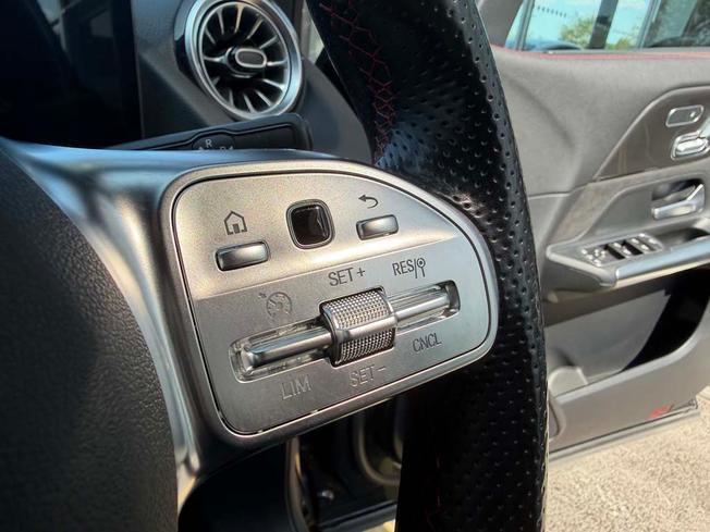 MERCEDES-BENZ GLA Photo 28