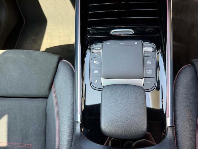 MERCEDES-BENZ GLA Photo 33