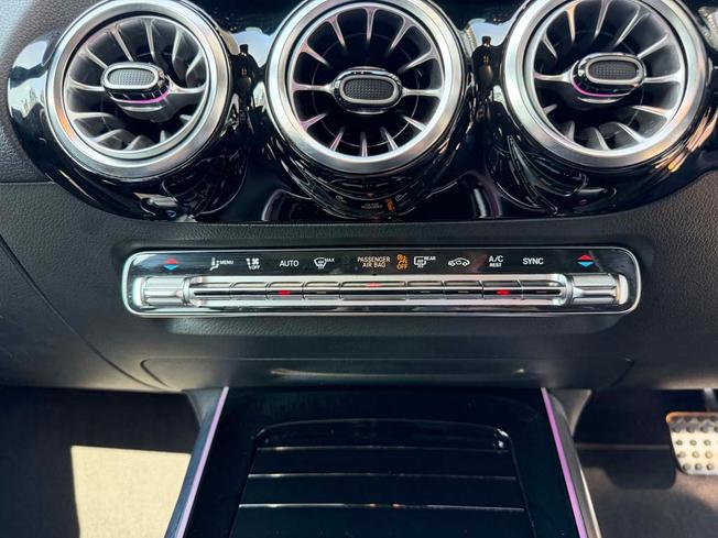 MERCEDES-BENZ GLA Photo 34