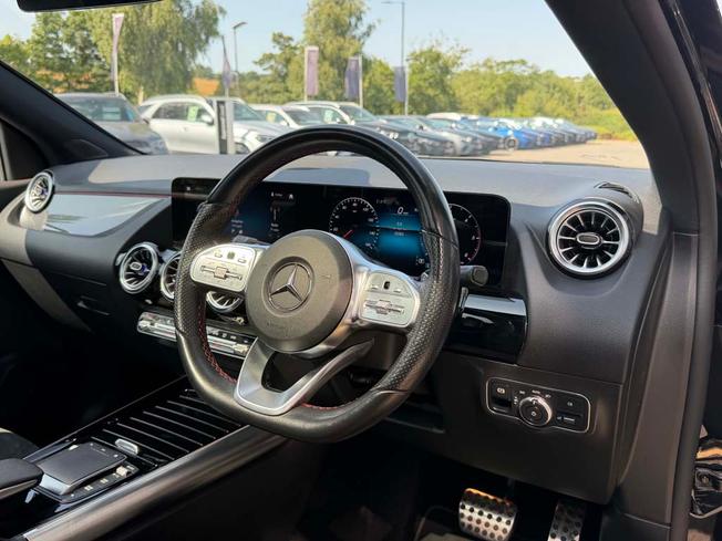 MERCEDES-BENZ GLA Photo 44