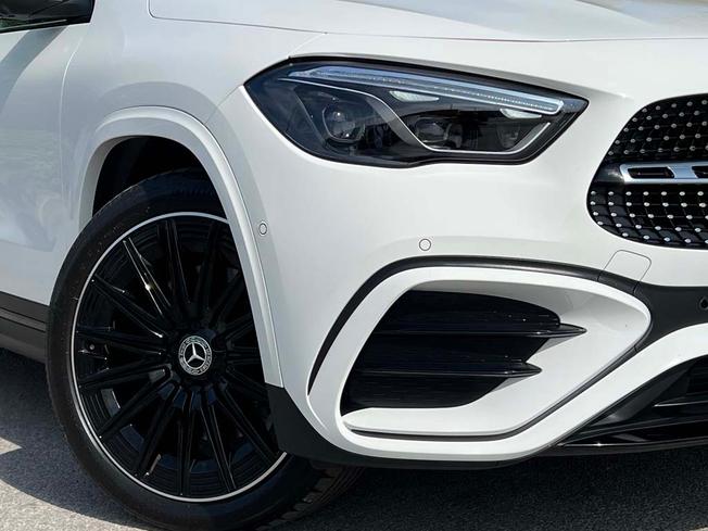 MERCEDES-BENZ GLA Photo 12